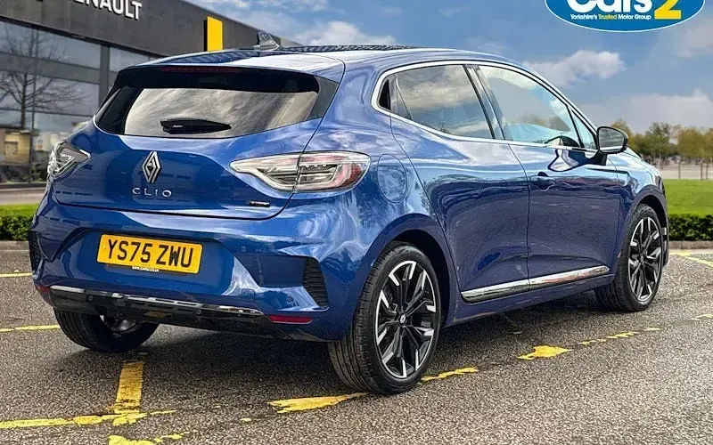 Used Renault Clio Techno 143 HP (105 kW) 2025 Blue Hatchback