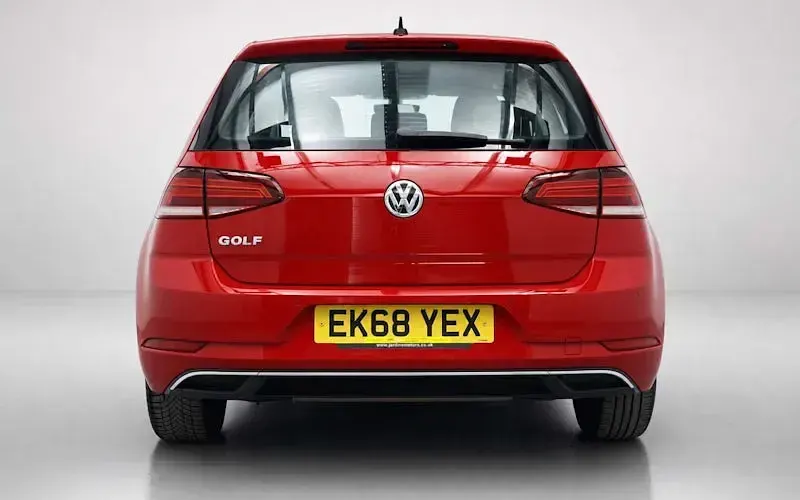 Used VW Golf VII SE 150 HP (110 kW) 2018 Red Hatchback