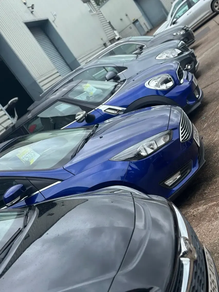 Used Ford Focus Zetec 125 HP (91 kW) 2016 Blue Hatchback