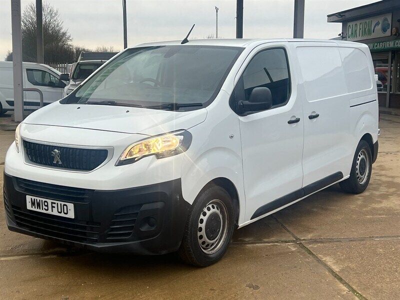 White Used 2019 Peugeot Expert S Van | £7,450 (Super price) - Image 1/4