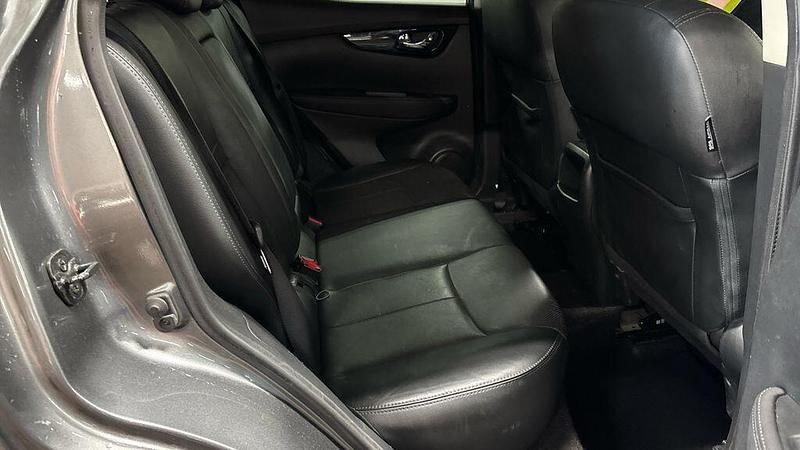 Image 3/4