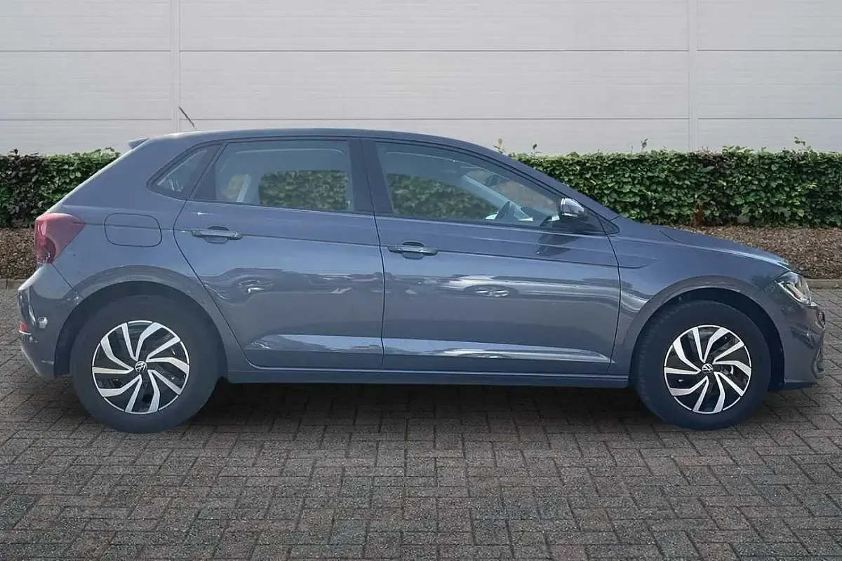 Used VW Polo Life 95 HP (69 kW) 2024 Grey Hatchback