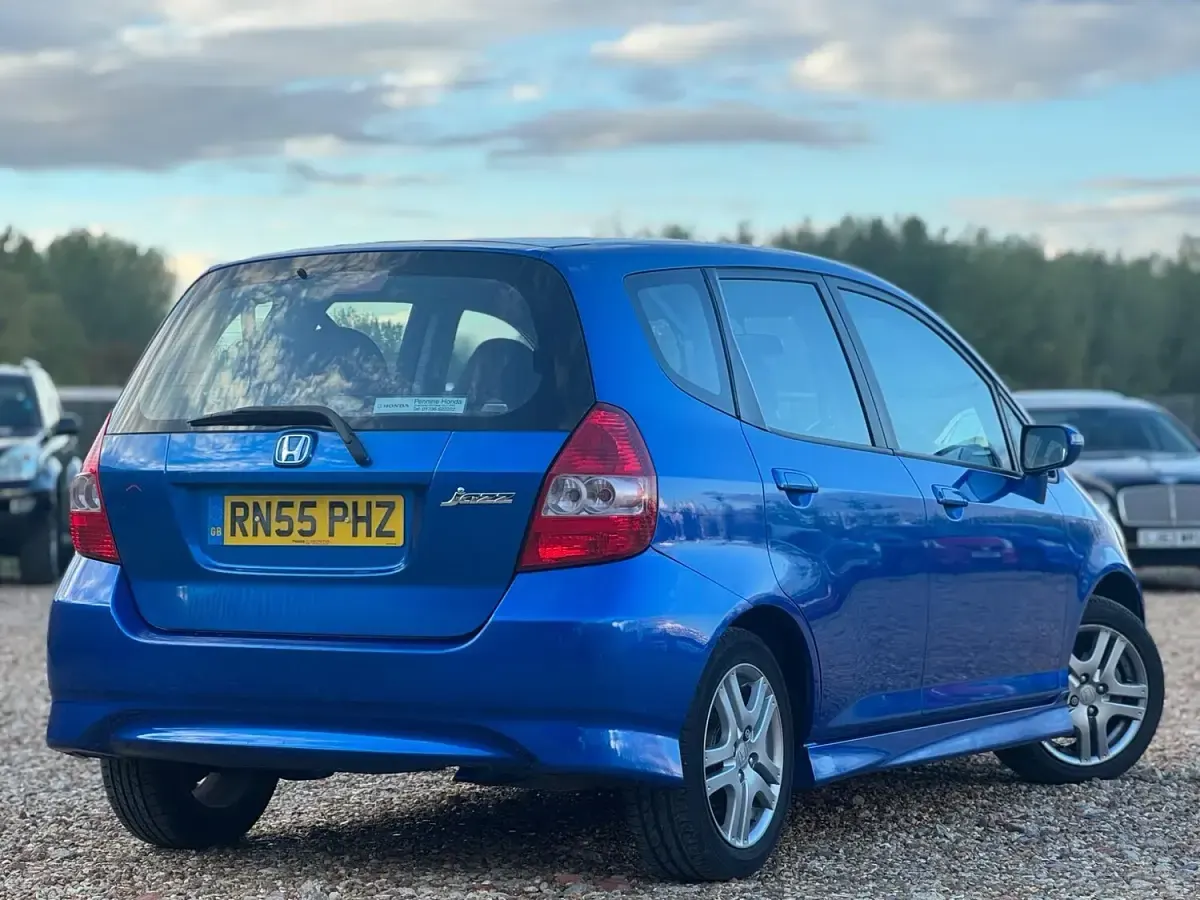 Used Honda Jazz Sport 83 HP (61 kW) 2006 Blue Hatchback