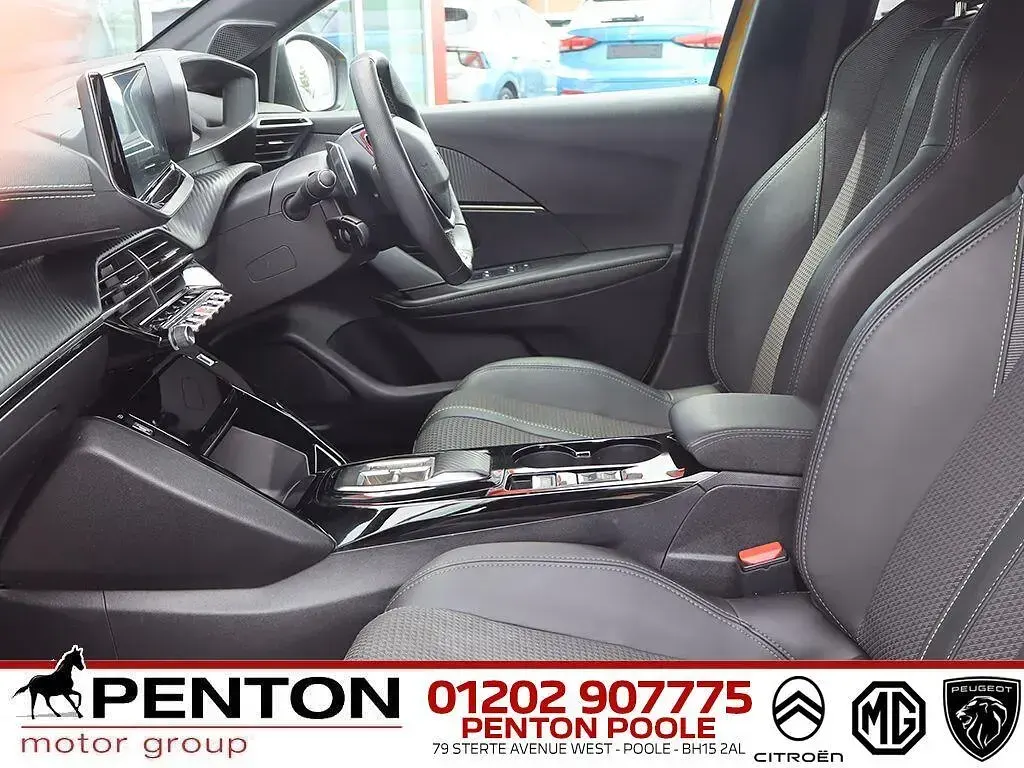 Used Peugeot 208 GT 100 HP (73 kW) 2023 Yellow Hatchback