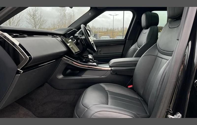 Second-hand Land Rover Range Rover Sport SE Dynamic 460 CP (338 kW) 2024 Negru SUV