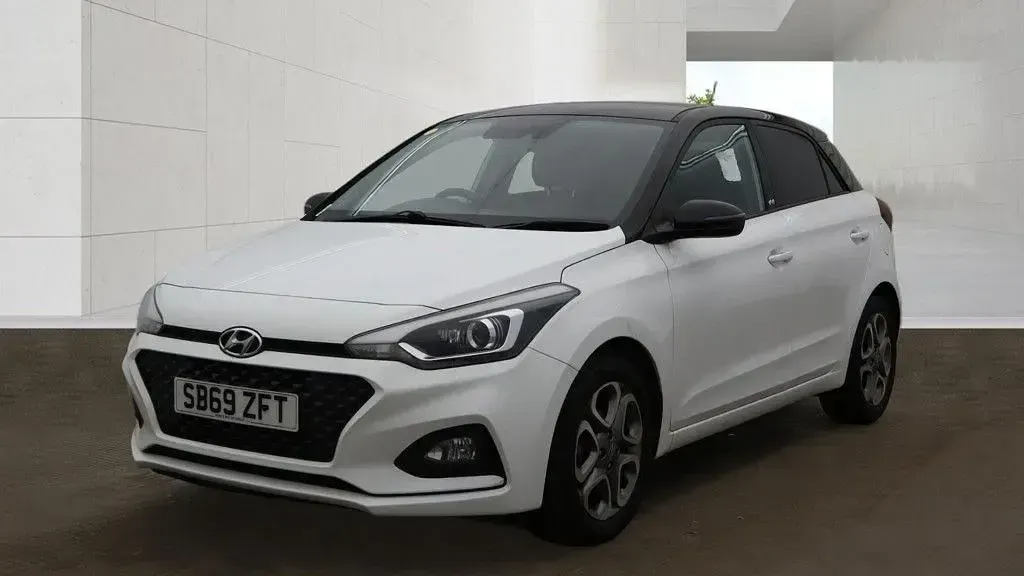 Used Hyundai i20 84 HP (61 kW) 2020 White Hatchback