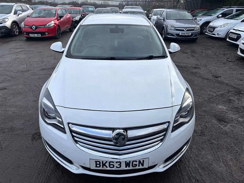 Used Vauxhall Insignia 163 HP (119 kW) 2013 White Estate