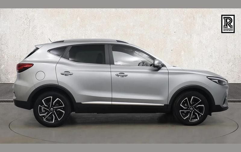 Używany MG ZS Exclusive 111 KM (81 kW) 2023 Srebrny SUV