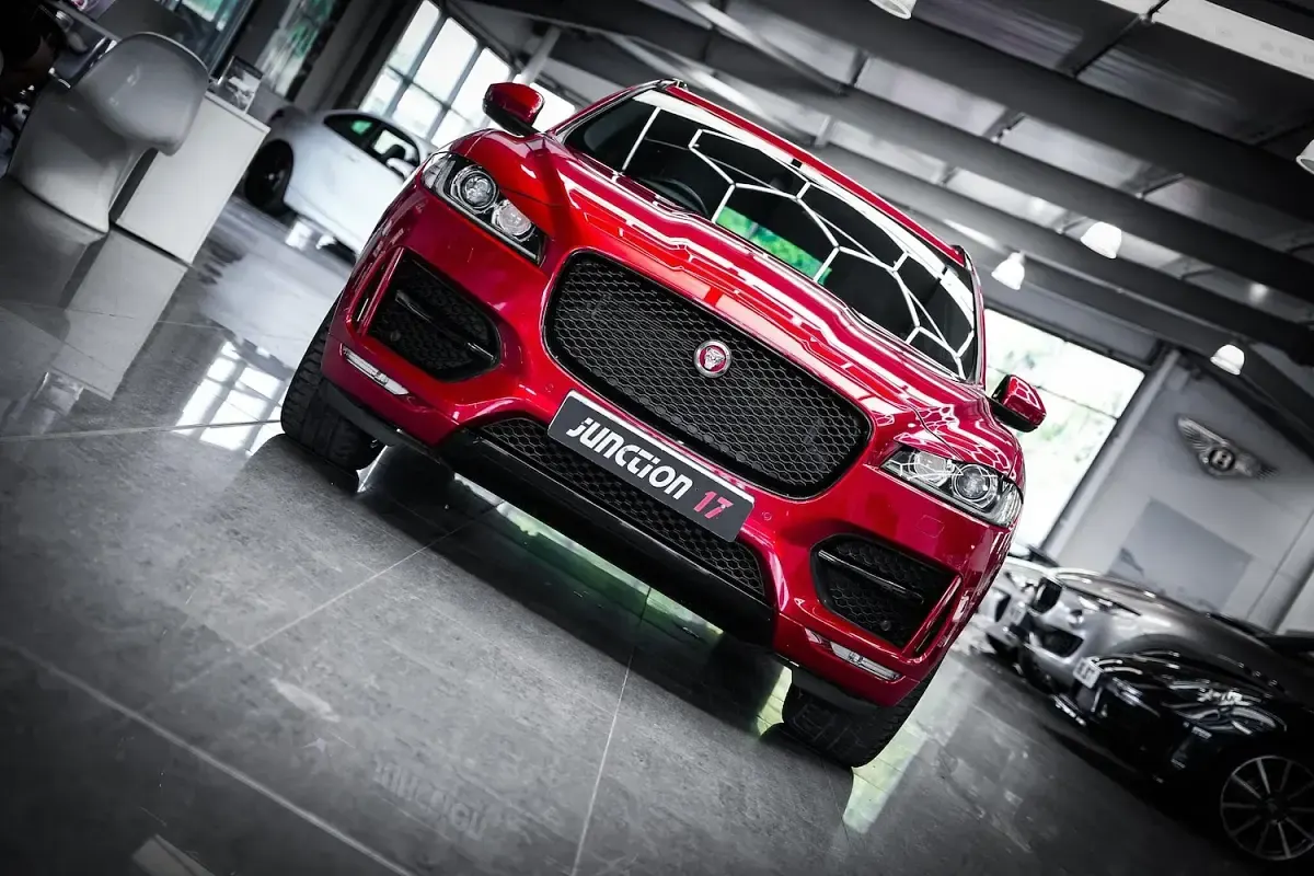 Used Jaguar F-Pace R-Sport 180 HP (132 kW) 2018 Red SUV