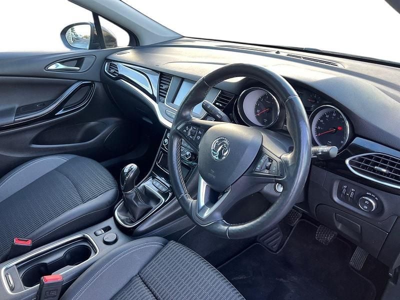 Used Vauxhall Astra Edition 145 HP (106 kW) 2021 Black Hatchback