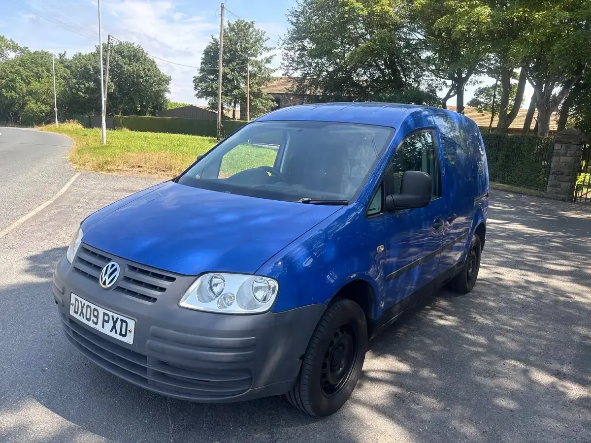 Used VW Caddy 69 HP (50 kW) 2009 Blue MPV