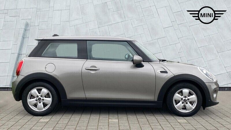 Used Mini Cooper Classic 134 HP (98 kW) 2019 Silver Hatchback