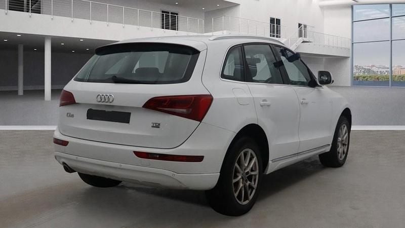 Used Audi Q5 Black Edition 177 HP (130 kW) 2014 Ibis white SUV