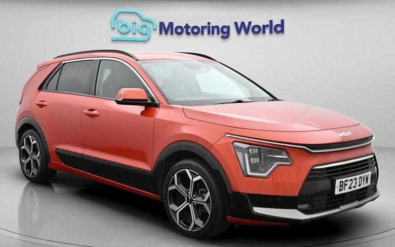 Used Kia Niro 182 HP (133 kW) 2023 Orange SUV