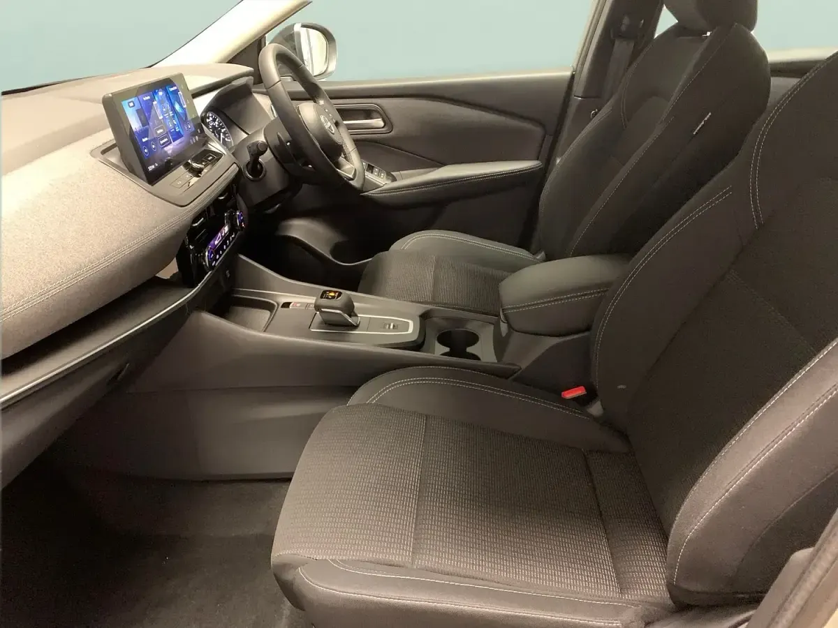 New Nissan Qashqai Acenta Premium 158 HP (116 kW) 2025 Silver SUV