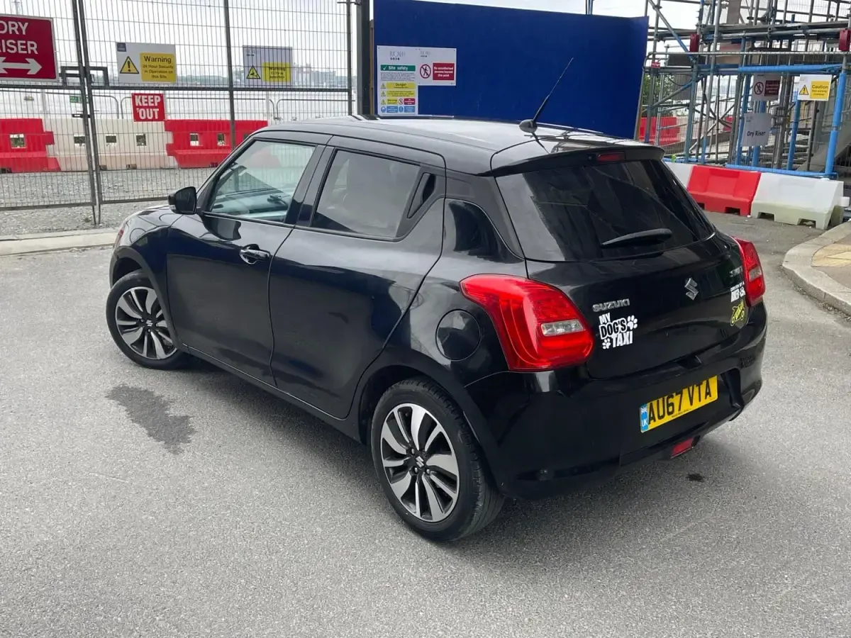 Używany Suzuki Swift SZ5 2017 Czarny Hatchback