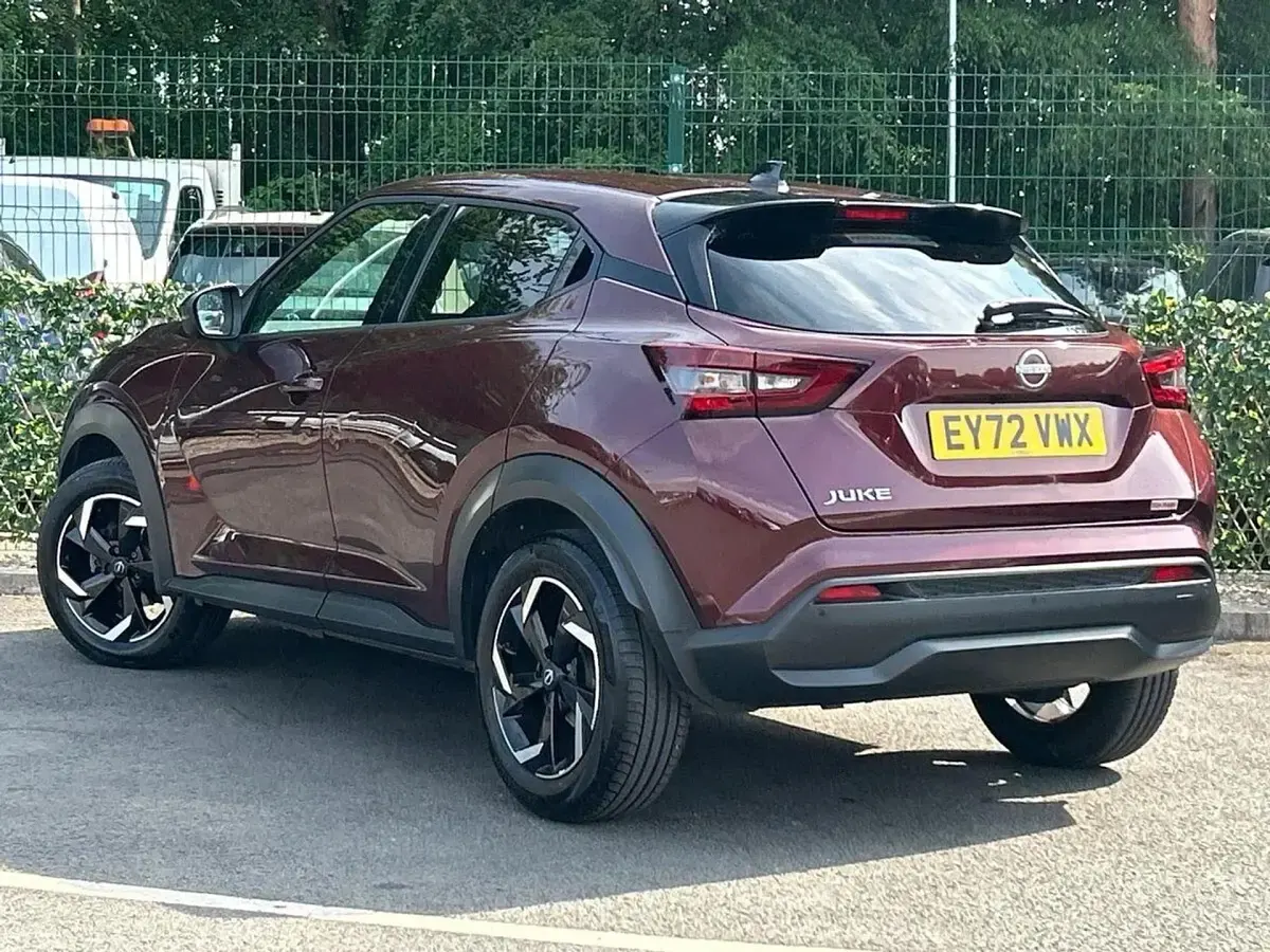 Used Nissan Juke N-Connecta 114 HP (83 kW) 2022 Red SUV