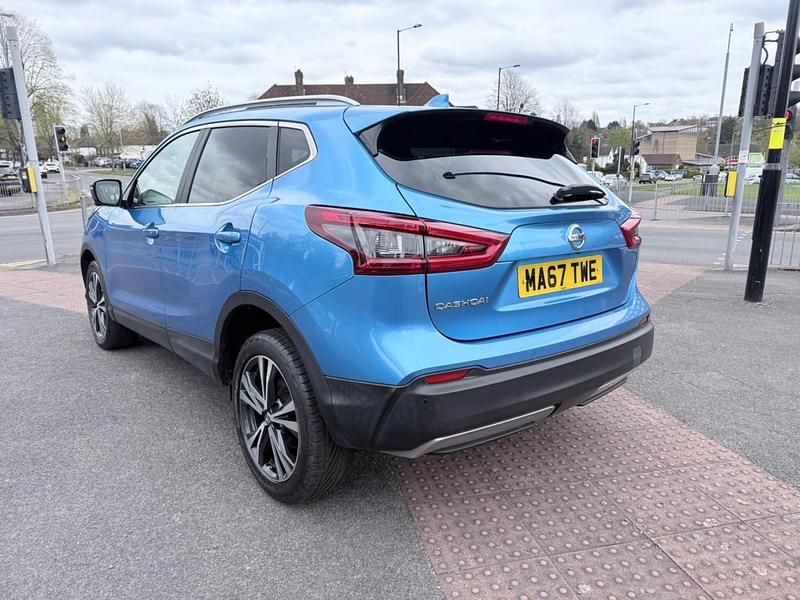 Used Nissan Qashqai N-Connecta 115 HP (84 kW) 2017 Blue SUV