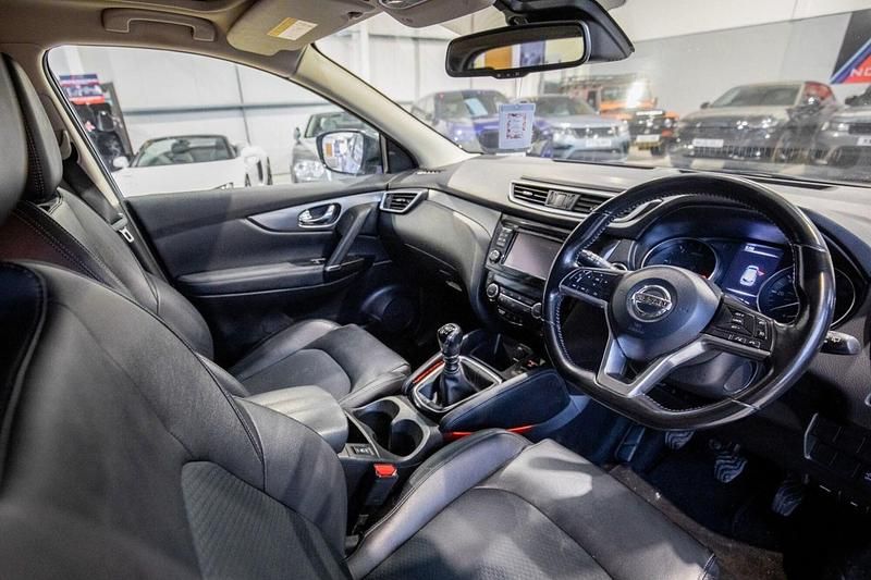 Used Nissan Qashqai Tekna 130 HP (95 kW) 2017 Blue SUV