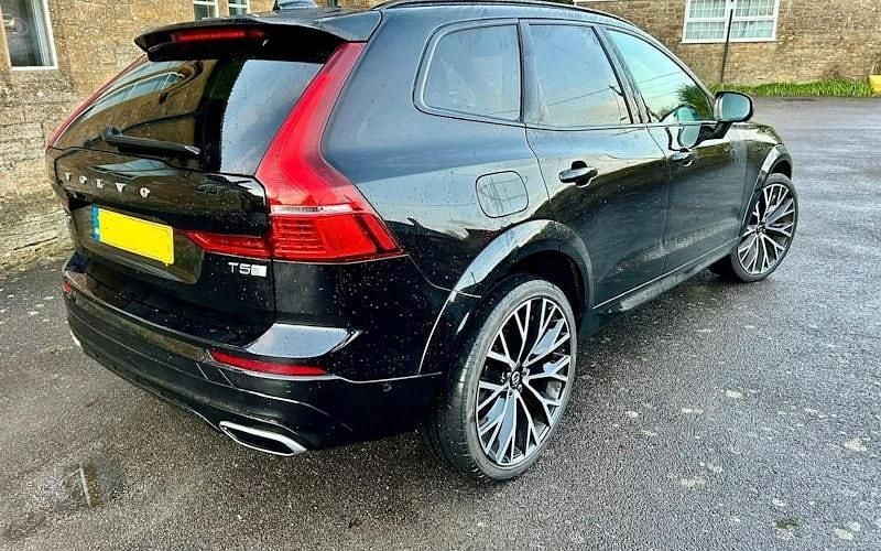 Used Volvo XC60 R-Design Pro 250 HP (183 kW) 2019 Black SUV