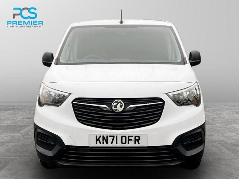 Used Vauxhall Combo Edition 100 HP (73 kW) 2021 White Van
