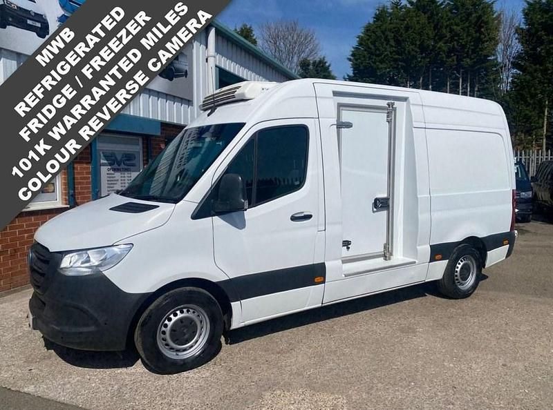 Usado Mercedes Sprinter 140 HP (102 kW) 2021 Branco Van
