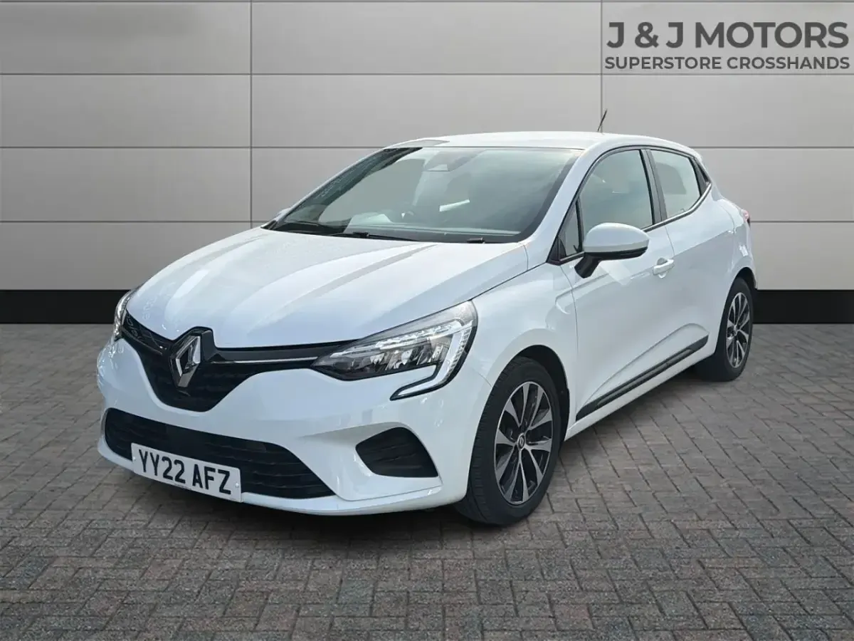 Used Renault Clio Iconic 2022 White Hatchback