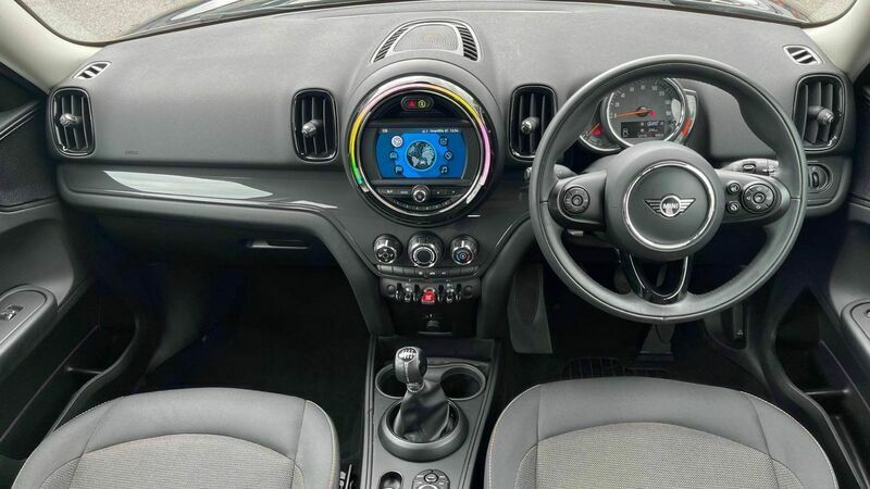 Used Mini Cooper Countryman Classic 134 HP (98 kW) 2019 Black SUV