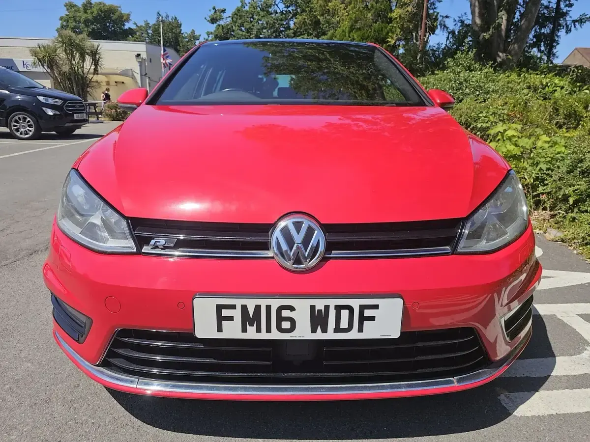 Used VW Golf VII R-line 150 HP (110 kW) 2016 Red Hatchback