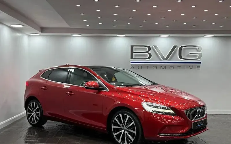 Used Volvo V40 Inscription 150 HP (110 kW) 2019 Hatchback