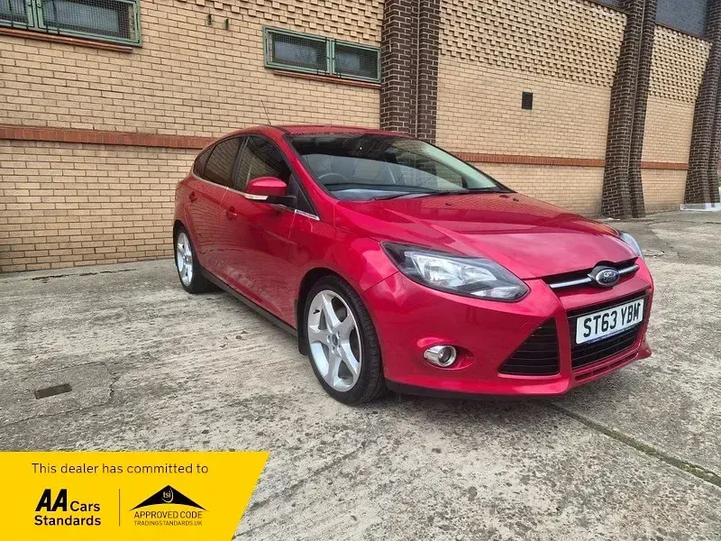 Used Ford Focus Titanium 2013 Red Estate