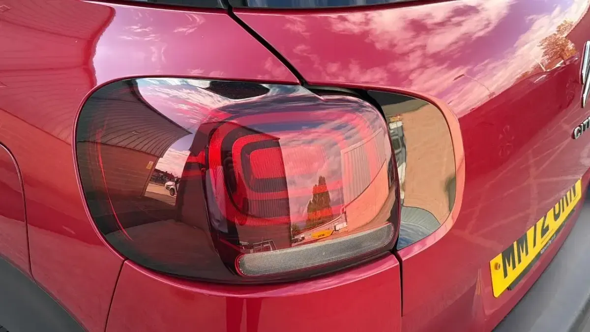 Usado Citroën C3 Aircross PureTech 108 HP (79 kW) 2022 Vermelho SUV