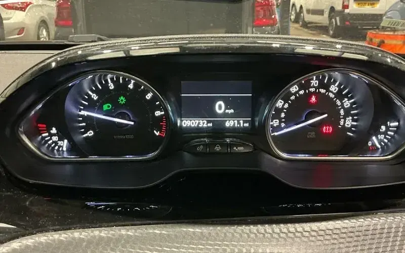 Used Peugeot 2008 Allure Premium 83 HP (61 kW) 2019 Blue SUV