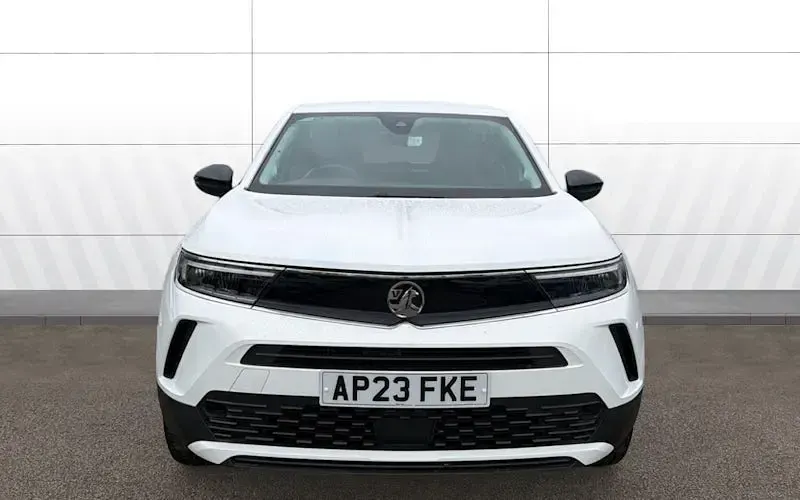 Used Vauxhall Mokka Design Edition 101 HP (74 kW) 2023 White SUV