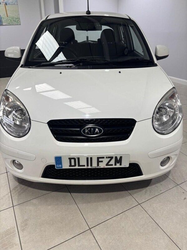 White Used 2011 Kia Picanto Hatchback | £3,250 (A bit pricey) - Image 1/4