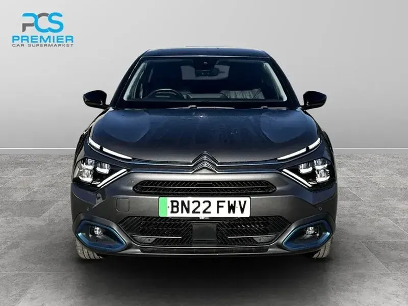 Begagnad Citroën e-C4 Shine 100 kW (136 HK) 2022 Grå Halvkombi