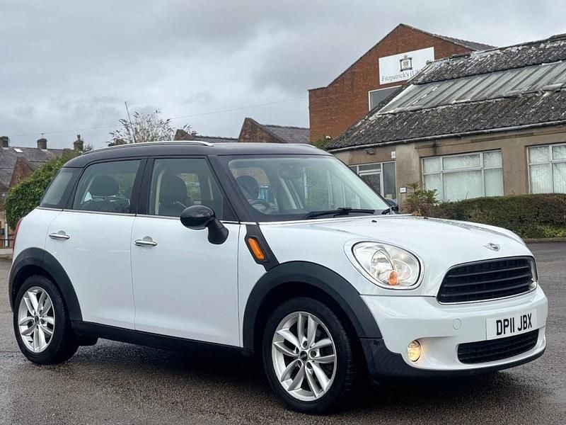 Used Mini Cooper D 2011 White Hatchback