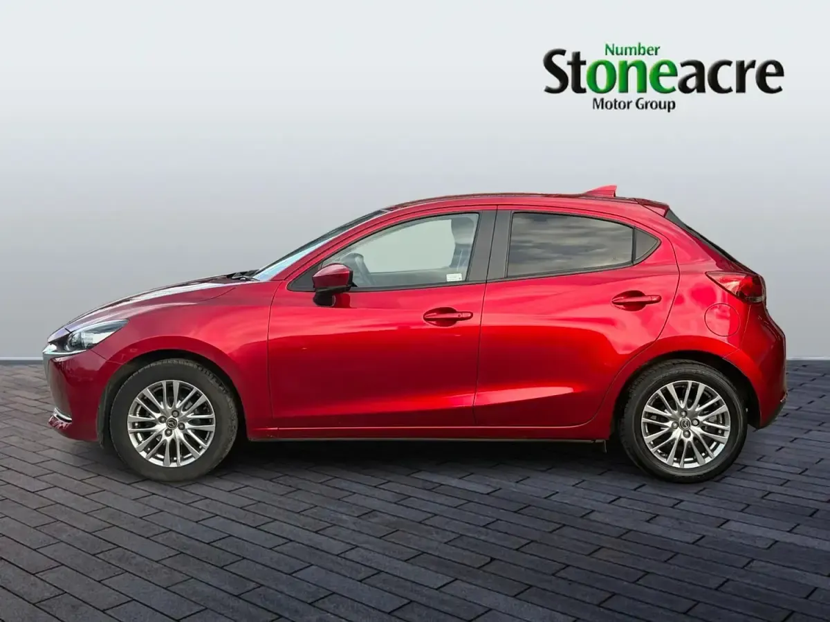 Używany Mazda 2 Inclusive 88 KM (64 kW) 2022 Czerwony Hatchback