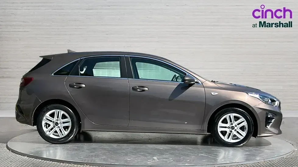 Used Kia Ceed 136 HP (100 kW) 2019 Brown Hatchback