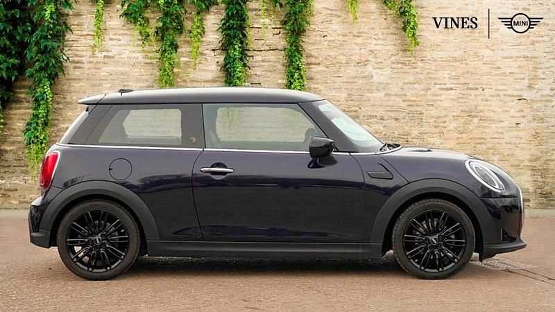 Usado Mini Cooper Exclusive 134 CV (98 kW) 2023 Negro Utilitario