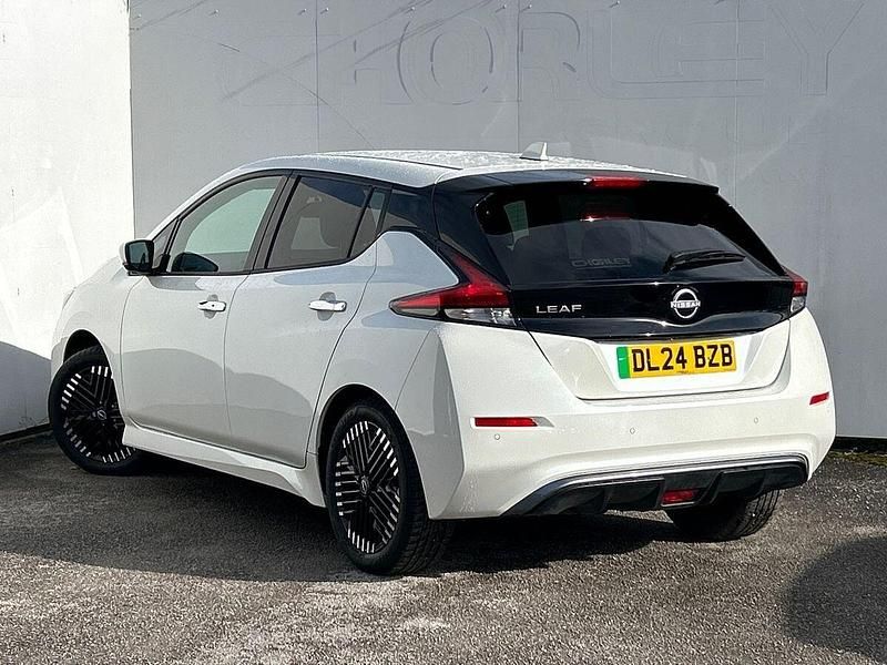 Used Nissan Leaf Tekna 110 kW (150 HP) 2024 White Hatchback