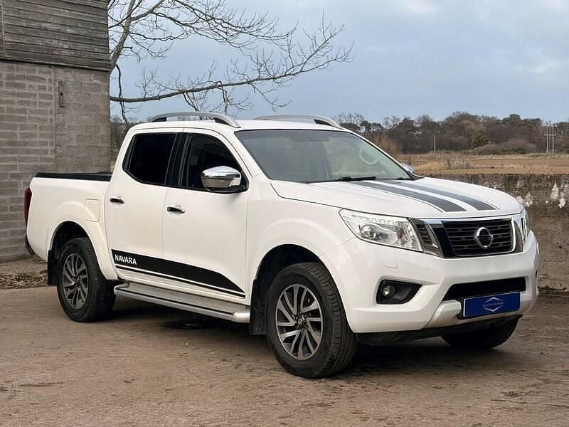 Used Nissan Navara Tekna 190 HP (139 kW) 2016 White Pickup