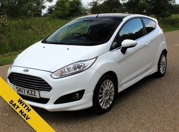 White Used 2017 Ford Fiesta Zetec Hatchback | £5,695 (Good price) - Image 1/1