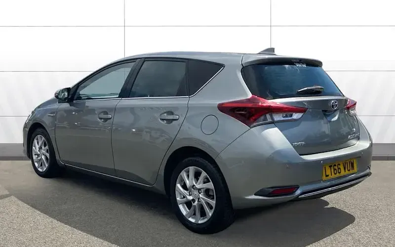 Used Toyota Auris Hybrid Business Edition 136 HP (100 kW) 2016 Grey Hatchback