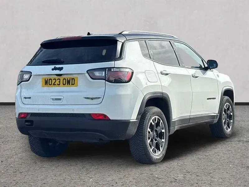 Begagnad Jeep Compass Trailhawk 2023 Vit SUV