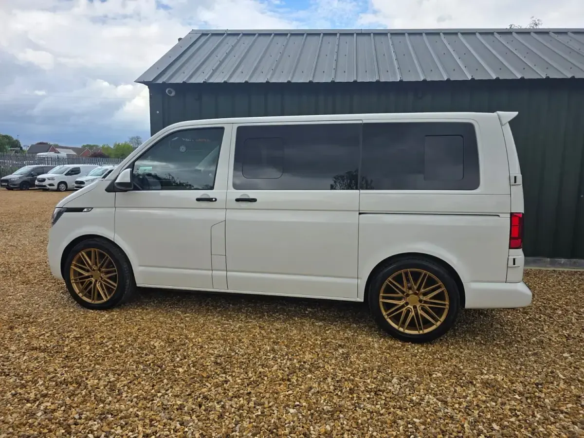 Begagnad VW Transporter Startline 2023 Vit Van