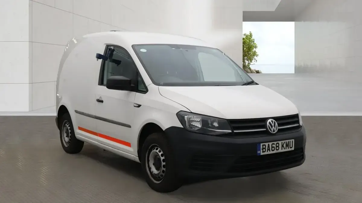 Usado VW Caddy Startline 102 HP (75 kW) 2019 Branco Monovolume