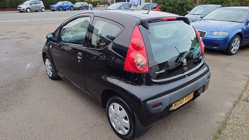 Used Peugeot 107 68 HP (50 kW) 2010 Black Hatchback
