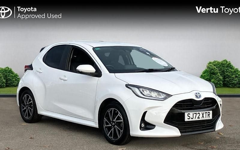 Used 2025 Toyota Yaris Hybrid Design Hatchback | £15,814 (Super price) - Image 1/4