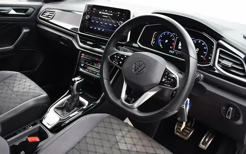Used VW T-Roc R-line 150 HP (110 kW) 2025 SUV